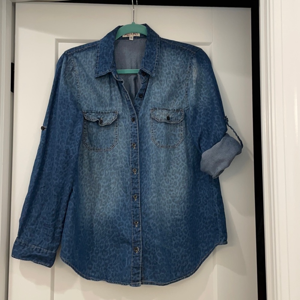 Mel and Mo animal print denim shirt size Medium